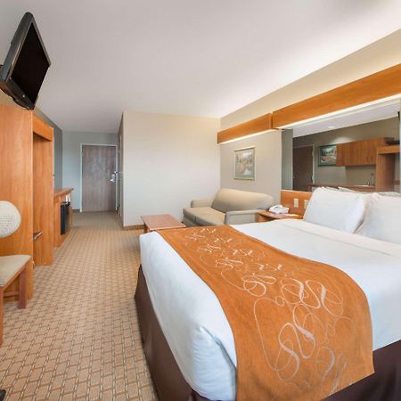 Microtel Inn & Suites Ратон Экстерьер фото