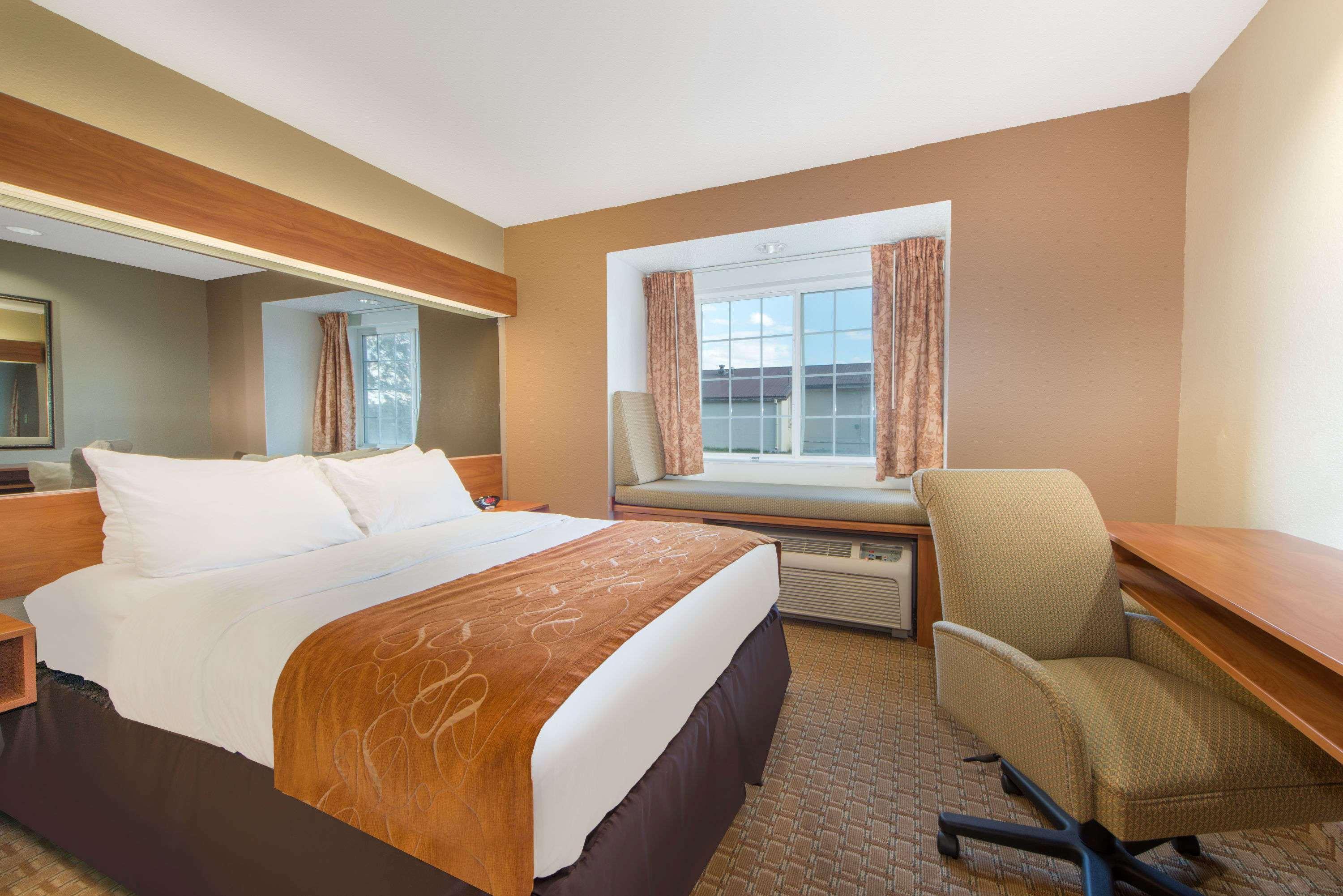 Microtel Inn & Suites Ратон Экстерьер фото