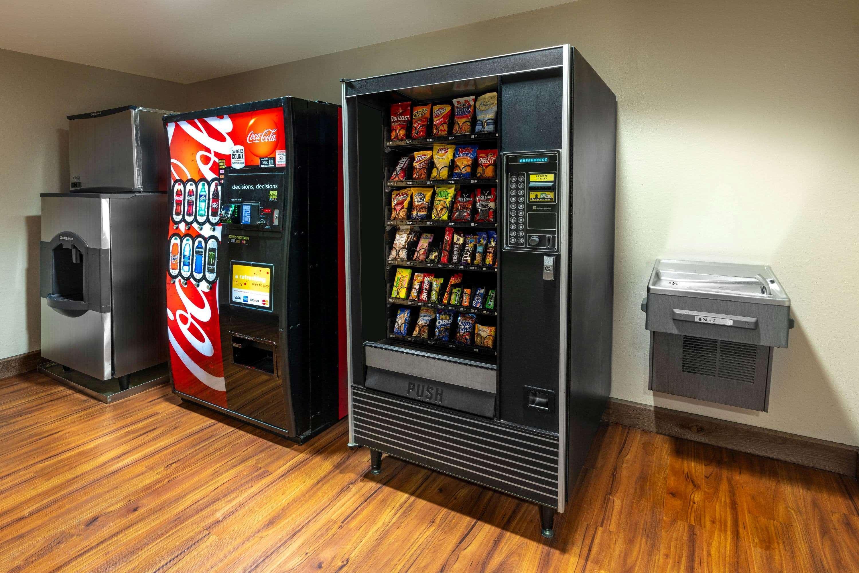 Microtel Inn & Suites Ратон Экстерьер фото