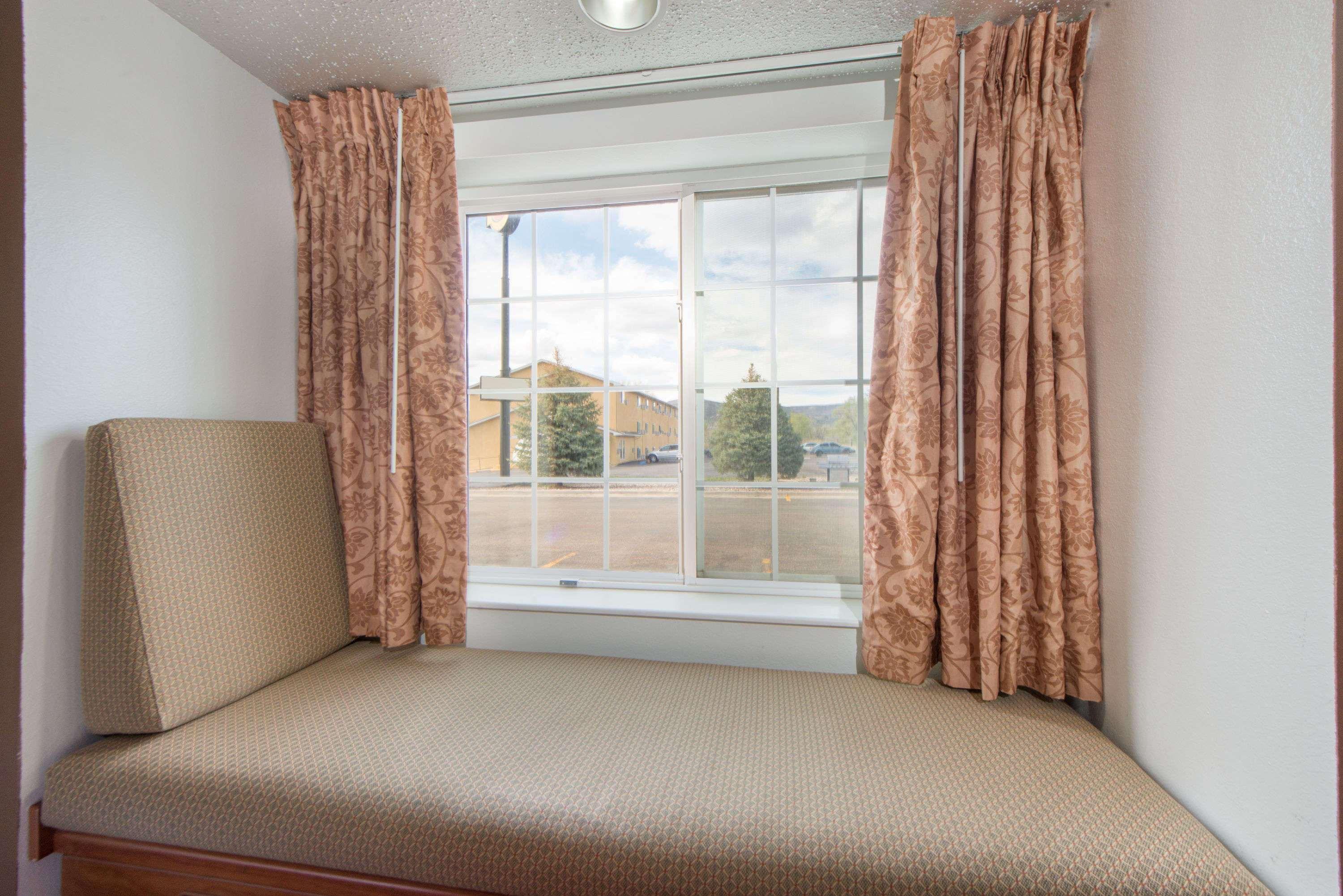 Microtel Inn & Suites Ратон Экстерьер фото